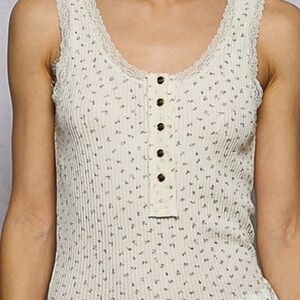 NWT POL cream  knit floral  ribbed sleeveless henley tank